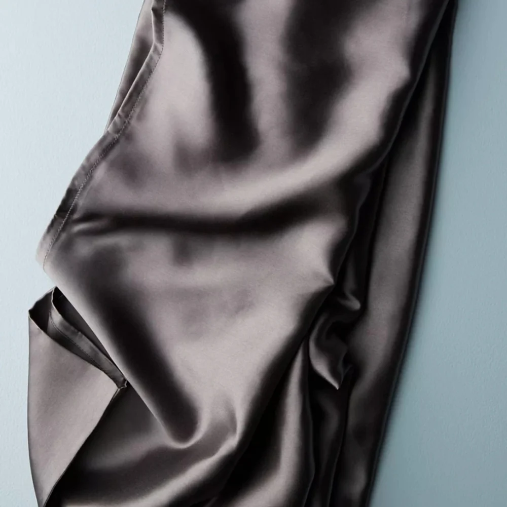 ❤️BUY 2 GET 1 FREE  Slip 100% Pure Silk Pillowcase,Queen,Retail $115.00,Charcoal